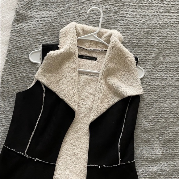 Vest - Picture 2 of 2